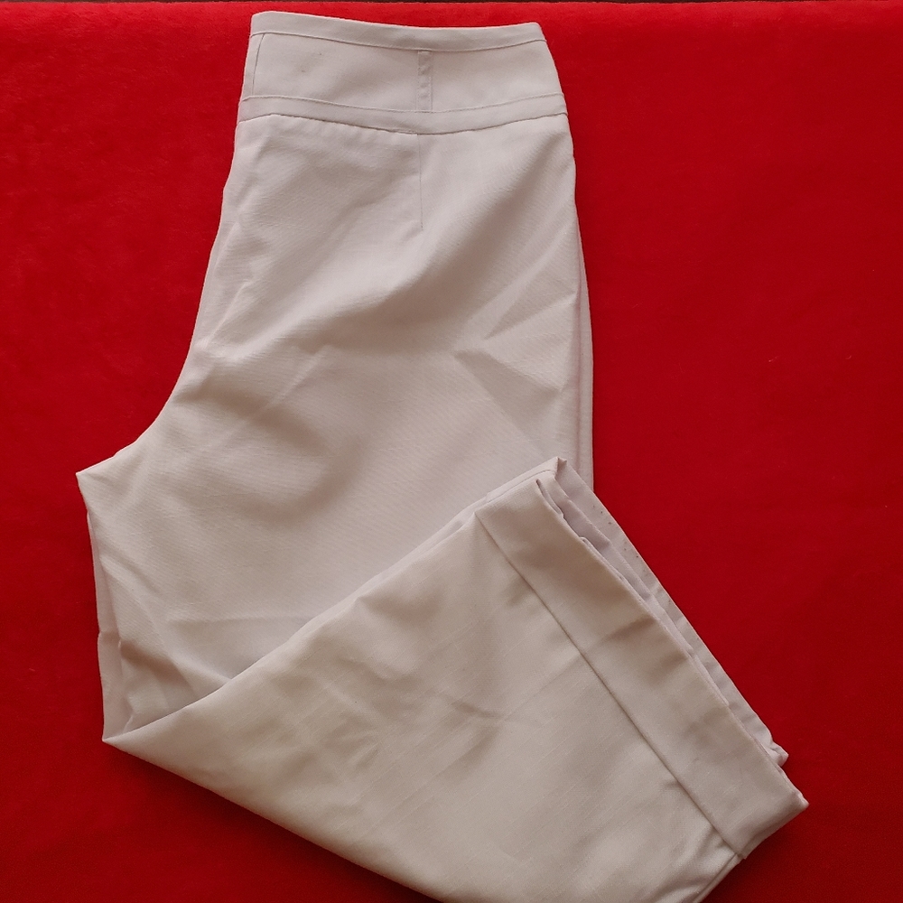 White cropped pants